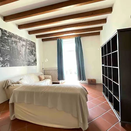 Apartman In Arnaldo Square