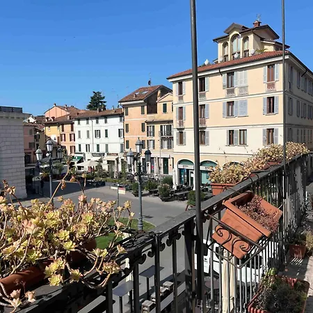 In Arnaldo Square Apartamento